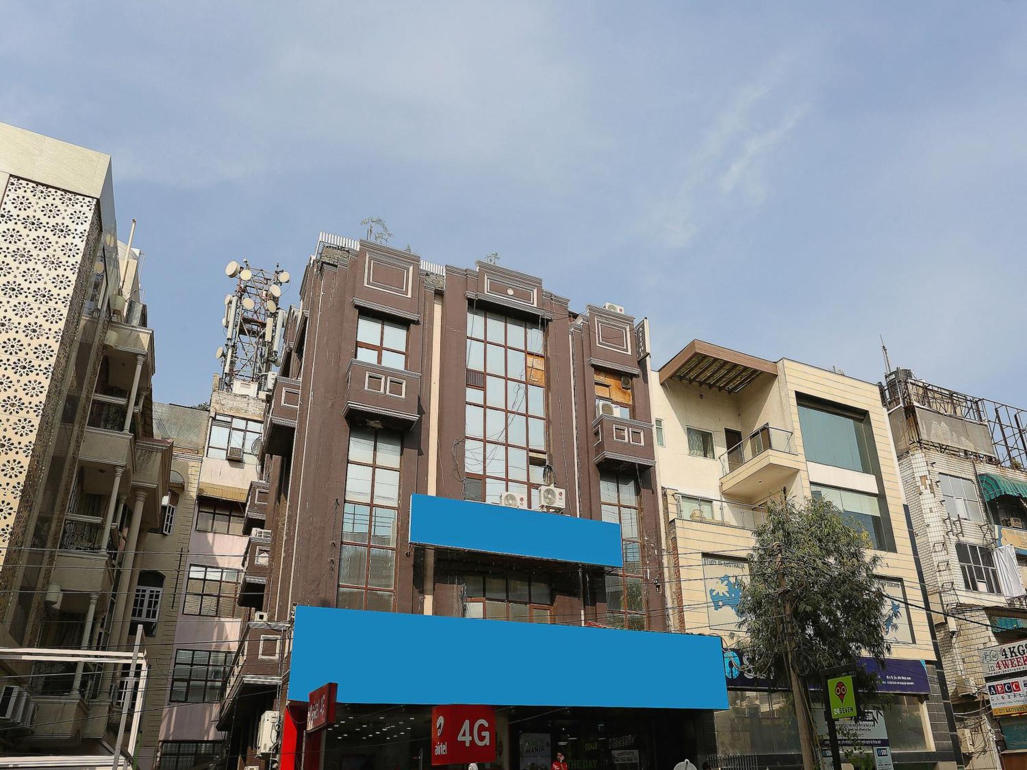 Oyo Flagship Hotel F Five New Delhi Bagian luar foto
